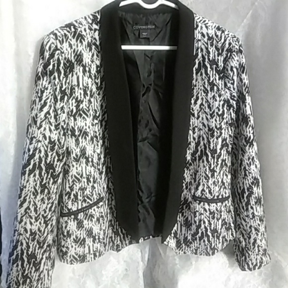 Covington Jackets & Blazers - Covington's Black & White Abstract Print Blazer. Party, Holiday, Grunge, Travel